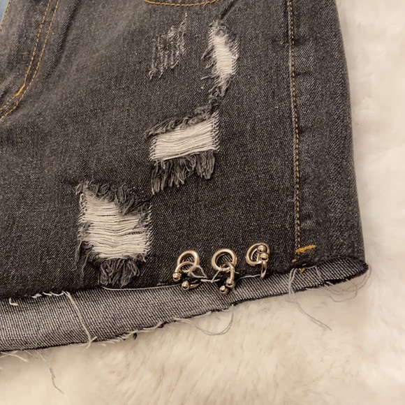 Clara Story 2 Tone Jean Shorts Size Small - Picture 6 of 9